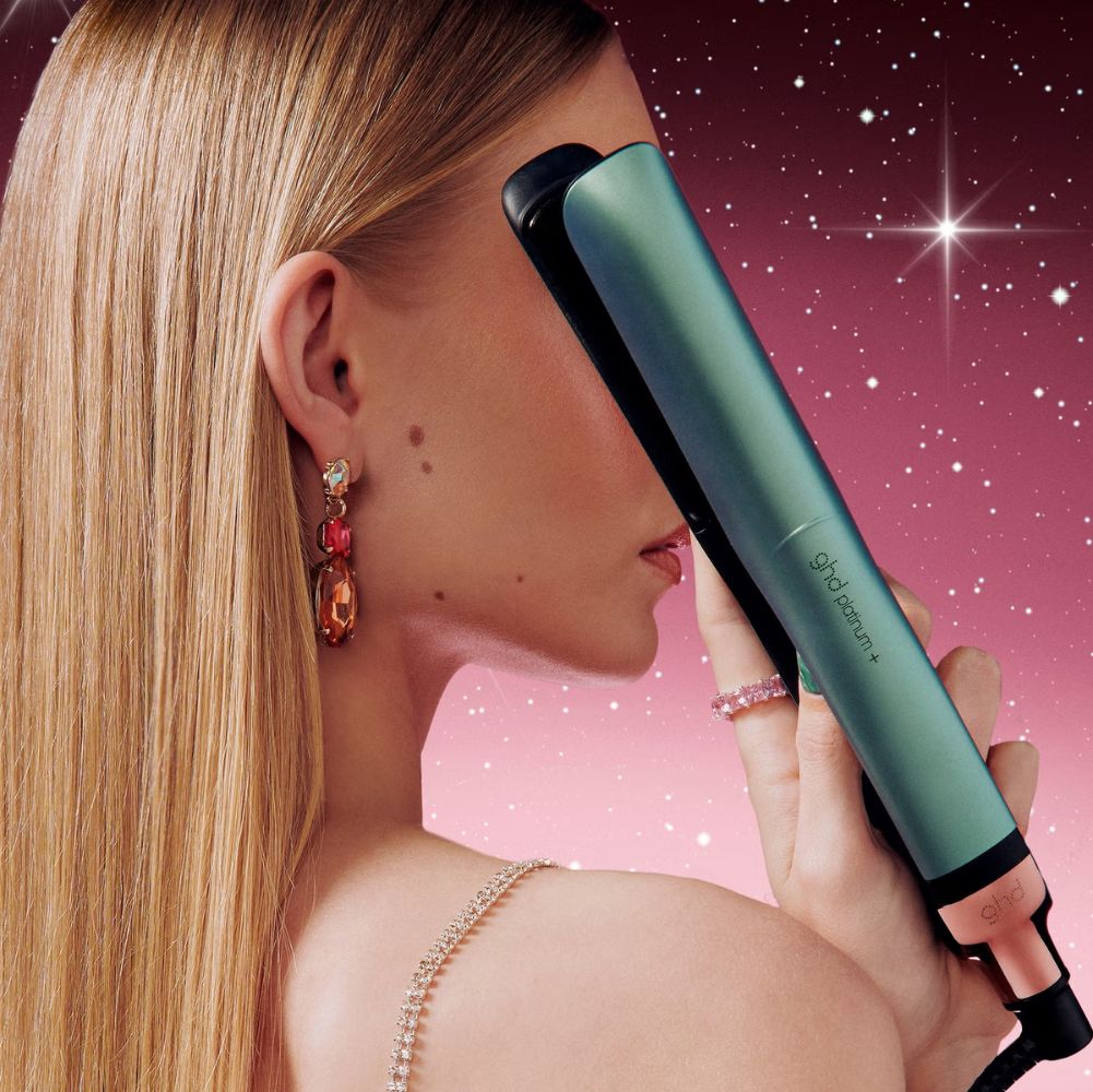 مكواة الشعر الاحترافية ghd Platinum+ Styler مقاس 1 بوصة، مصنوعة من السيراميك - لون اليشم الجذاب