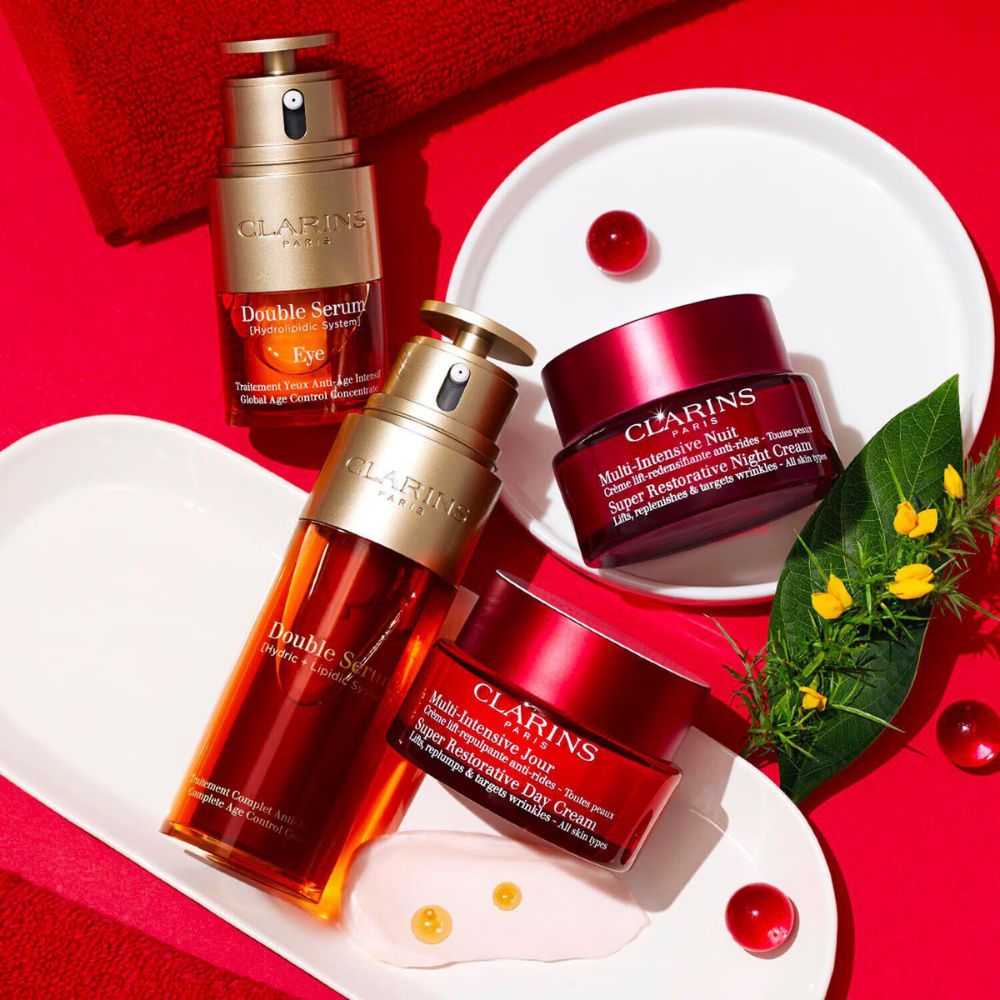 CLARINS Super Restorative Day Cream SPF 15