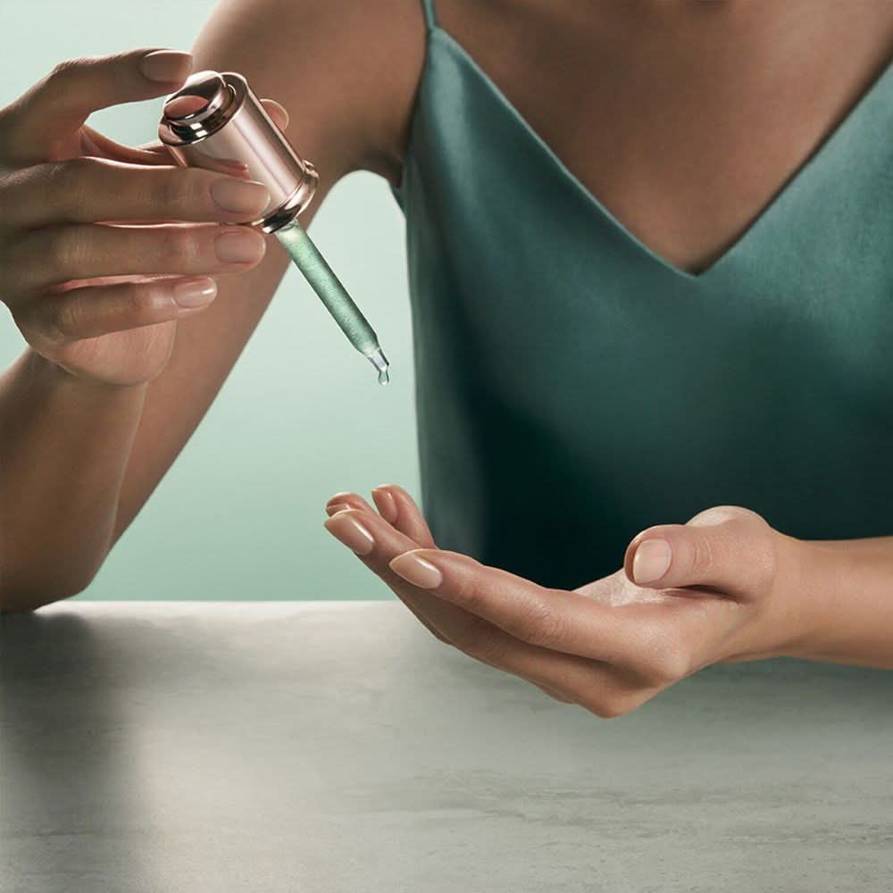 LA MER The Micro Peel