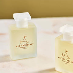 زيت الاستحمام والتدليك لتخفيف التوتر العضلي من شركة Aromatherapy Associates (55 مل)
