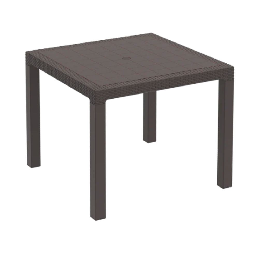 طاولة طعام خارجية من خشب الأرز من كوزموبلاست تتسع لأربعة أشخاص