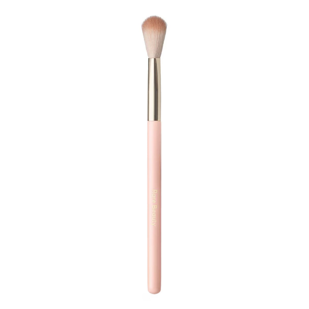 Rare Beauty POSITIVE LIGHT PRECISION HIGHLIGHTER BRUSH