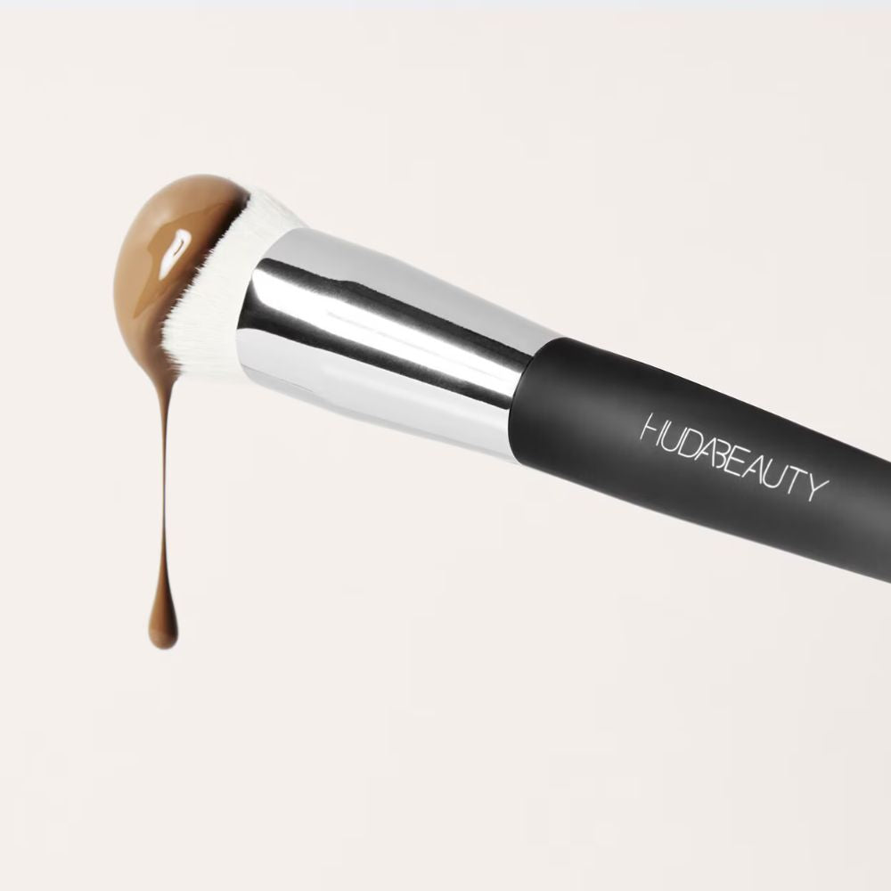 HUDA BEAUTY Base Brush