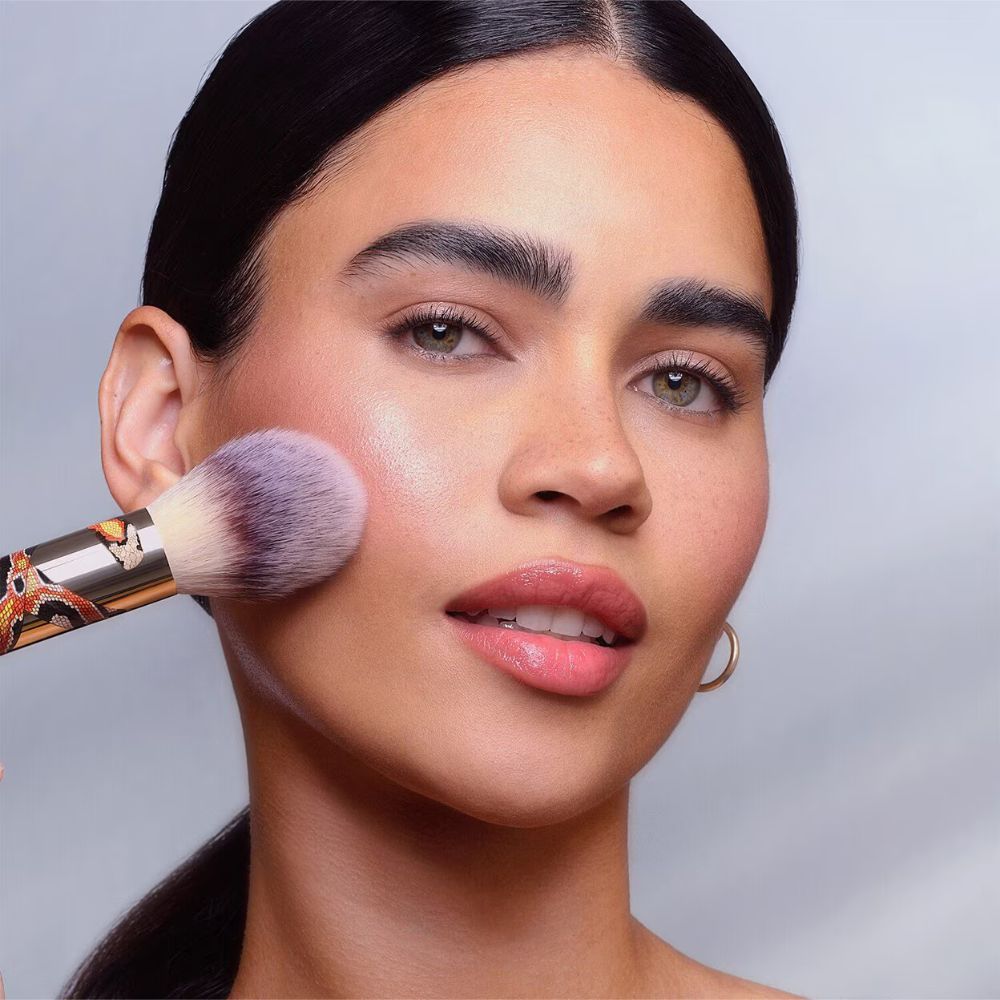 HOURGLASS Powder Brush (Holiday 2023) - Travel Size